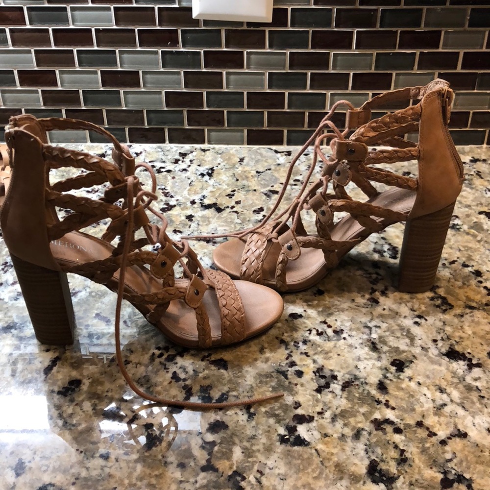 Heels - Picture 4 of 5